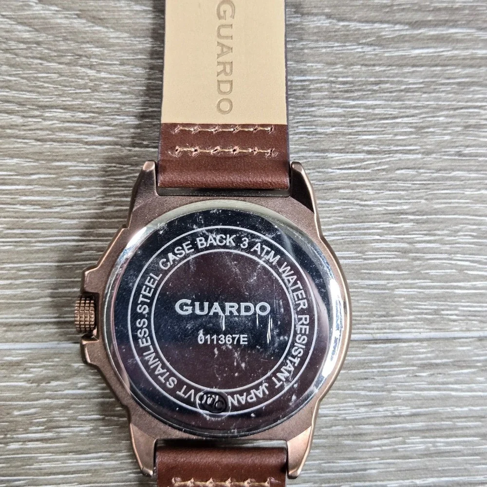 Guardo watch little